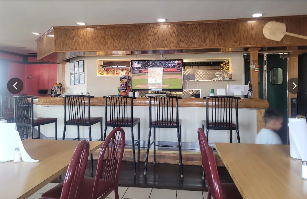 BG Pizzeria counter and seating